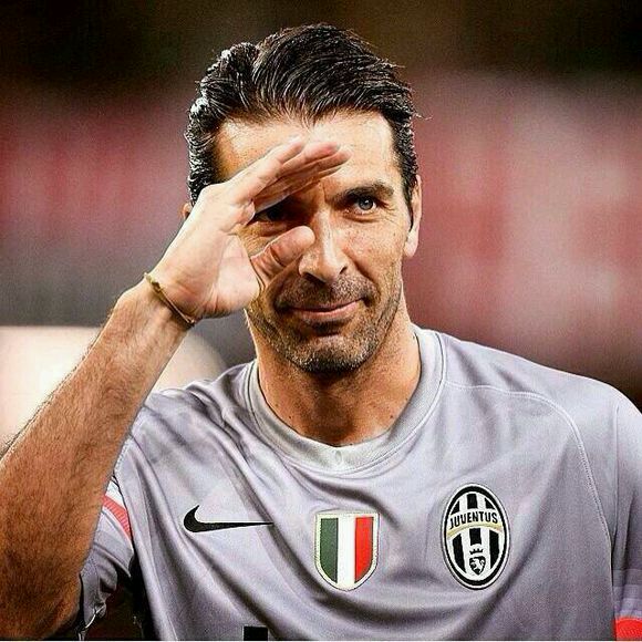 世界十大门将布冯,布冯和诺伊尔谁才是世界第一门将