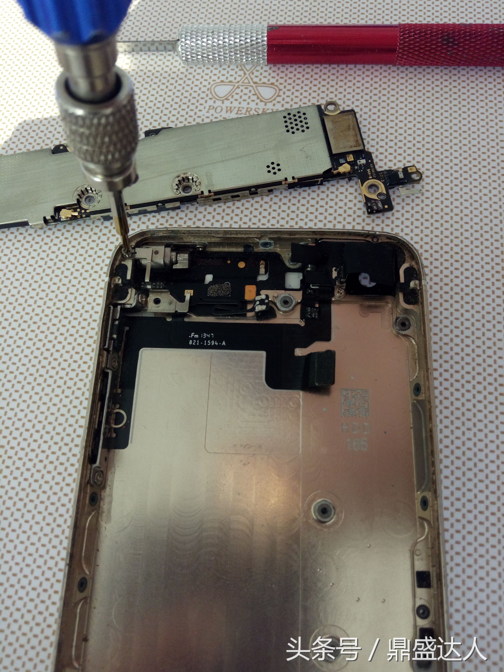 5s换壳教程视频,苹果5s拆机视频换屏幕