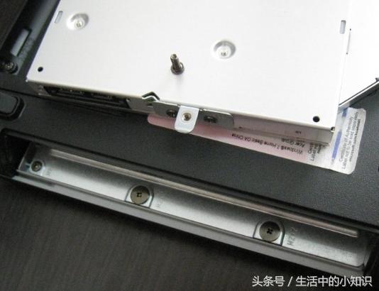 联想e40电池拆解视频,联想笔记本电池拆解方法