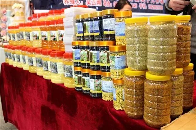 明天别睡懒觉和乌鲁木齐晚报君一起逛且逛且冬博会去