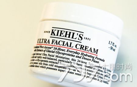 冬天手干燥粗糙抹什么护肤品好,冬天皮肤干燥脱皮买什么护肤品好