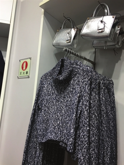 这个秋冬必入的毛衣,宽松火得一塌糊涂的几款毛衣