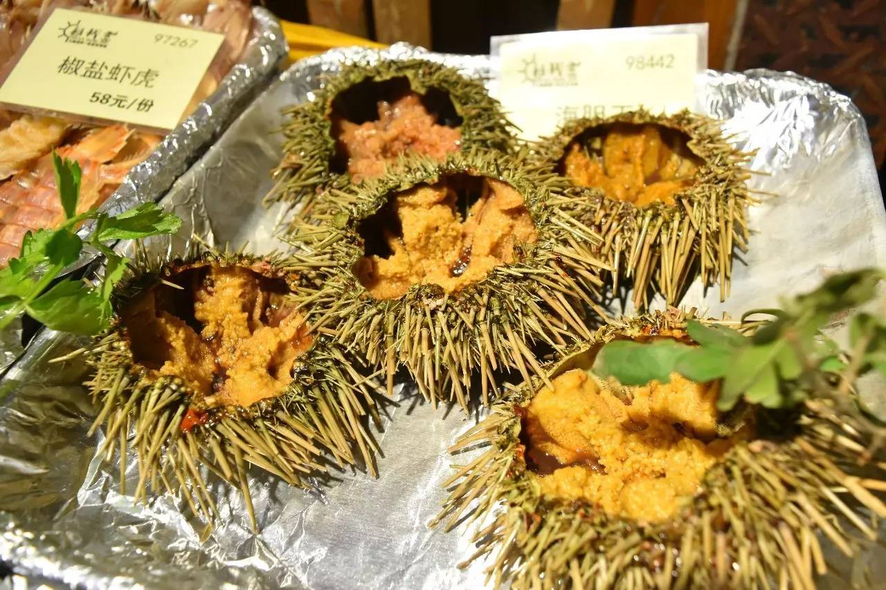 不得了！曾经征服过普京大大的美食，轰动了整条香港路！