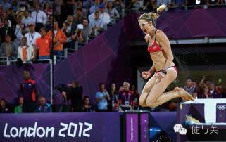 约谈里约女神！哎？那位怎么赤条条飞奔在山间