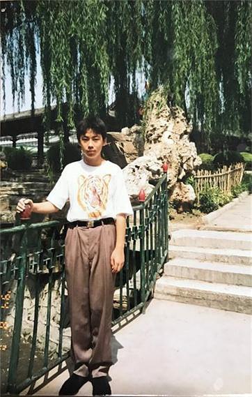 豆瓣日记:一位严肃中年男子面瘫的青春纪念册，抓拍需要稳准狠