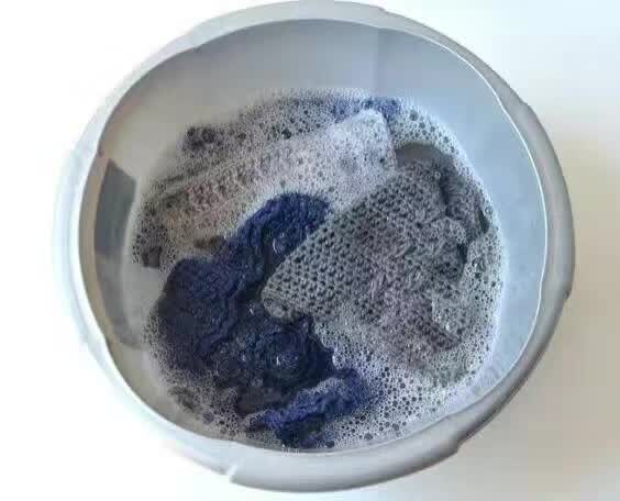 用什么洗羊毛衫不缩水还蓬松,哪种方式洗涤羊毛衫更合适