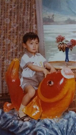 豆瓣日记:一位严肃中年男子面瘫的青春纪念册，抓拍需要稳准狠