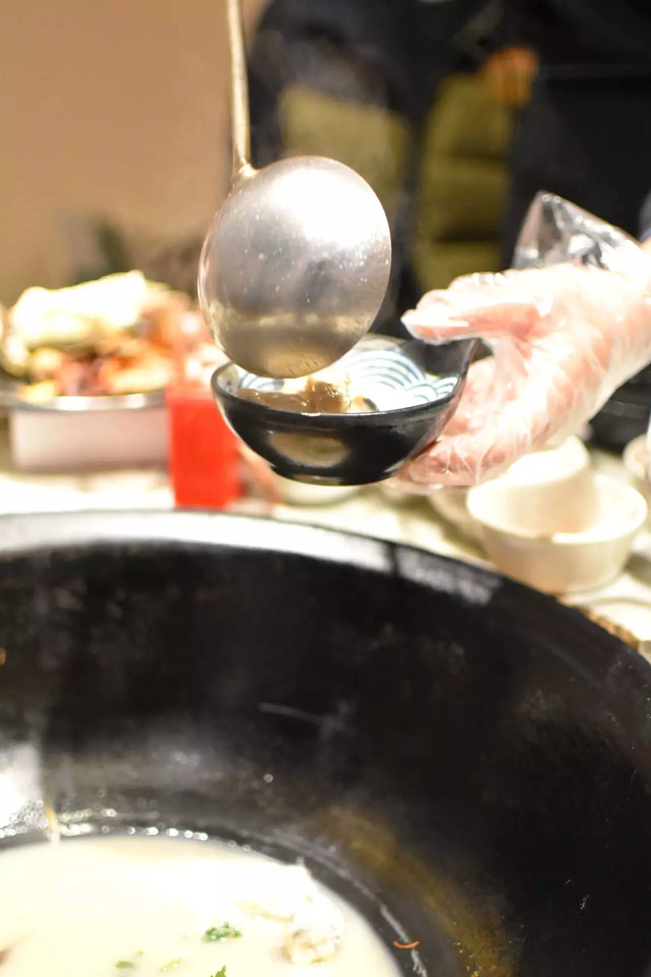 不得了！曾经征服过普京大大的美食，轰动了整条香港路！