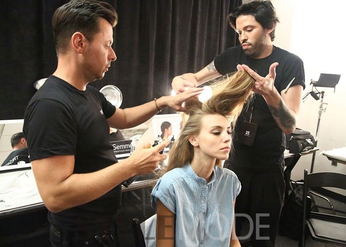 卷发棒怎么才能正确卷发,如何使用卷发棒卷发步骤图解