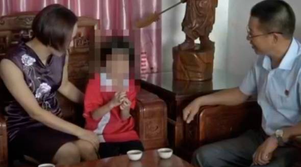 *毒涉**又轻生，你对得起谁？爱心接力育*女幼**