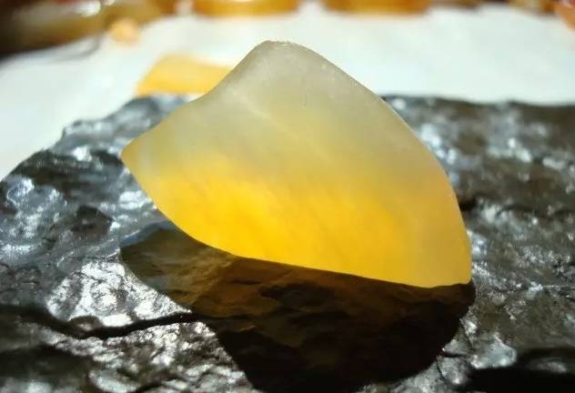 玉石源金丝玉,石缘金丝玉介绍