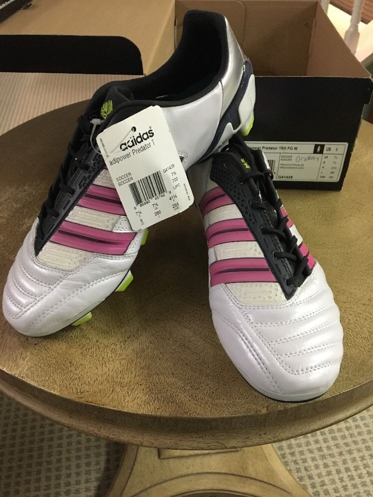 阿迪达斯足球球鞋测评,足球鞋选择nike还是阿迪达斯