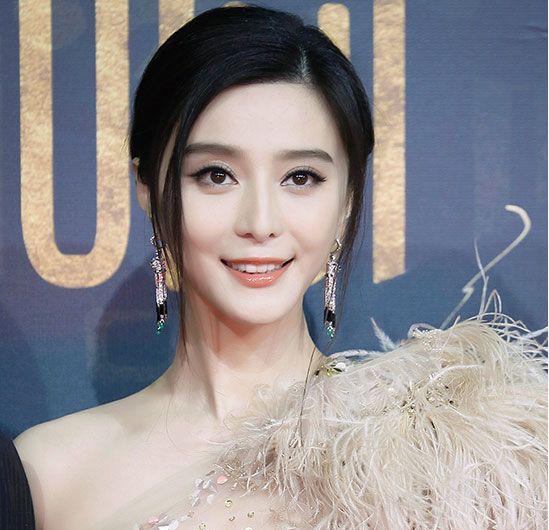 赵丽颖额头小碎发怎么剪,短发扎发大全简单又好看赵丽颖