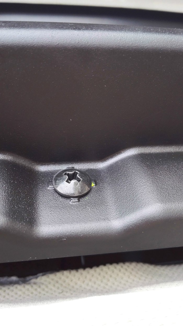 吉利博瑞着车咔咔响啥问题,吉利博瑞中控异响