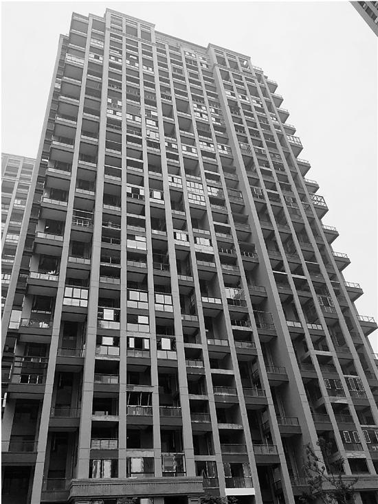 错层阳台违章搭建,错层阳台要搭雨棚吗