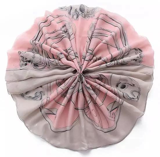 冬天如何选择便宜又保暖的围巾,夏季哪种围巾又保暖又好看