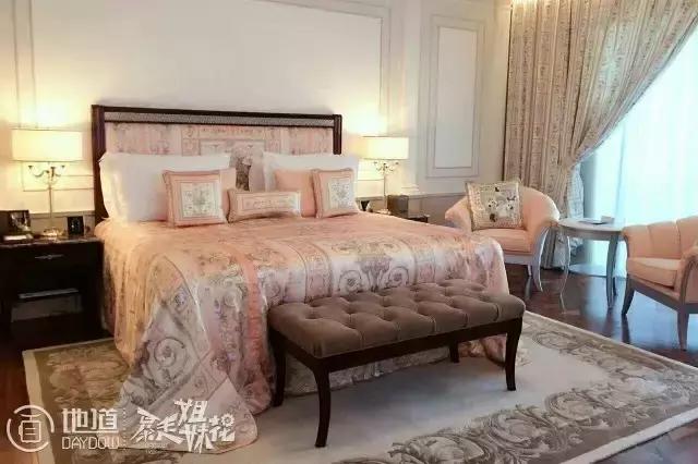 别以为迪拜有多好,在迪拜真的有黄金跑车吗