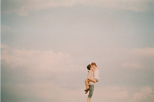 徘徊在两个男人之间怎么办,徘徊在两个男人之间不知道选择谁