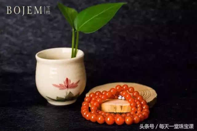 本命年要戴什么属相的首饰,本命年鸡年黄金首饰推荐