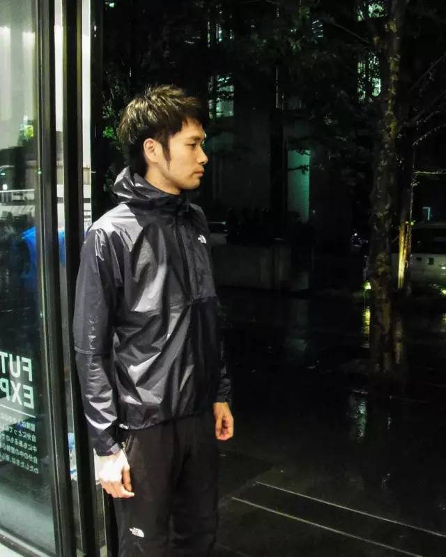 穿冲锋衣跑步合适吗,冬天跑步怎么穿衣服才好看