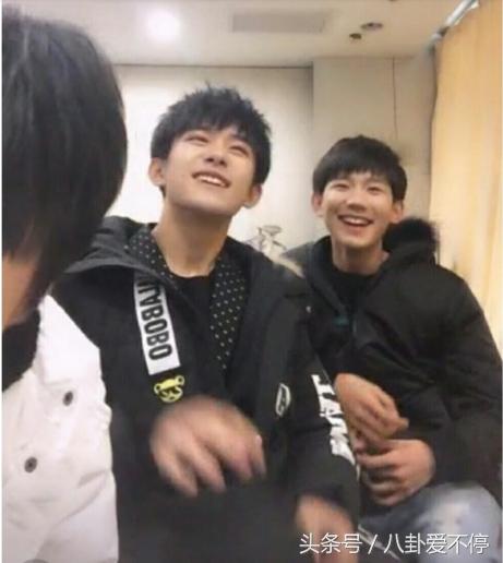 易烊千玺面对粉丝说娶我,易烊千玺微博之夜走路王俊凯王源
