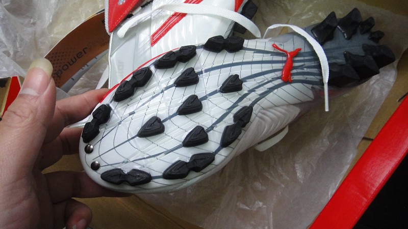 彪马足球鞋顶级和高端的区别,彪马最好的足球鞋