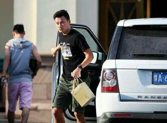 郜林吴曦蒿俊闵,国足球员都开什么车