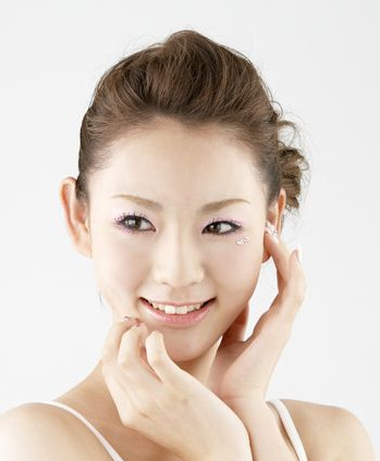 蜂王浆在护肤品里的功效与作用,蜂王浆护肤品对皮肤的作用与功效