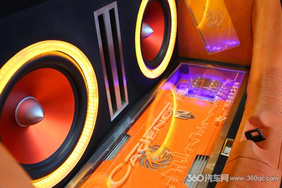 开了音乐就听不到噪音了,开了音响却没声音