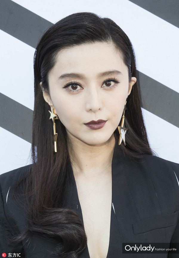 女子花4万块整容把嘴都整歪了,美国女子花76万整容