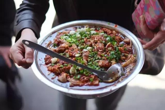 去哪儿泡温泉才是你的最爱,天冷来这里泡温泉最幸福