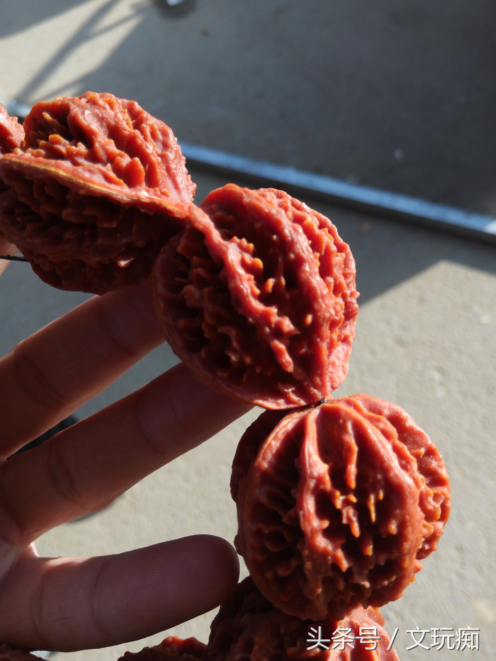 文玩核桃蛤蟆头手串,文玩市场淘核桃手串