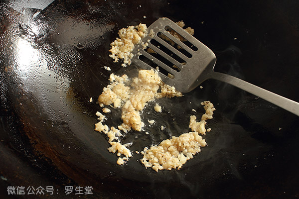 蒜香鸡翅酥脆的关键,蒜香鸡翅中怎么炸又香又脆