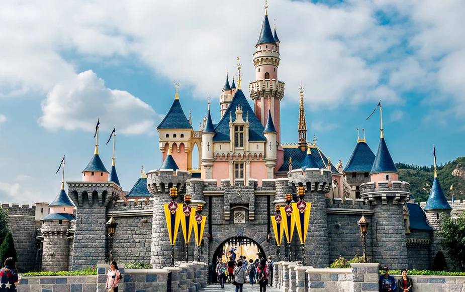 像孩子去游乐园一样开心,像个孩子去旅游