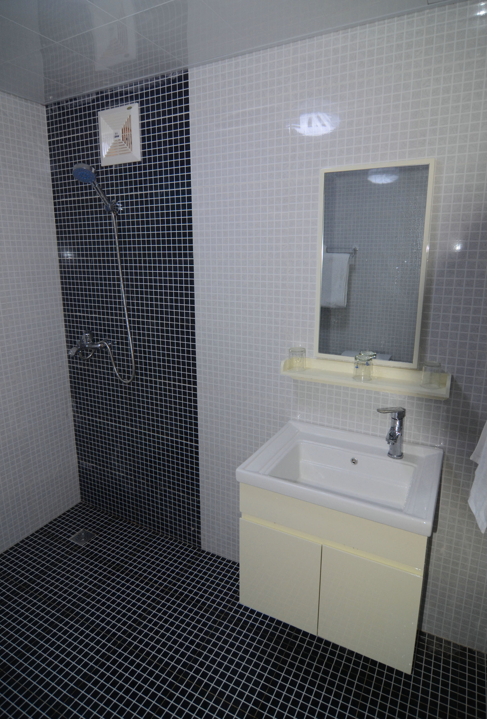 泸沽湖最好的酒店推荐哪家,泸沽湖酒店中高档排名