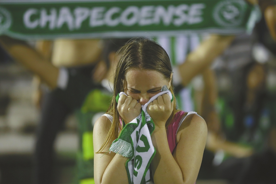 足球史上的惨案和空难,一支闯入决赛的足球队遭遇空难