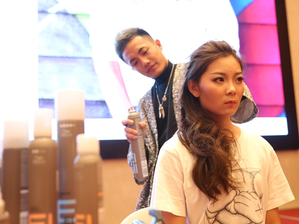 威娜携手MINX开启经营管理课程，发布EIMI上市秀