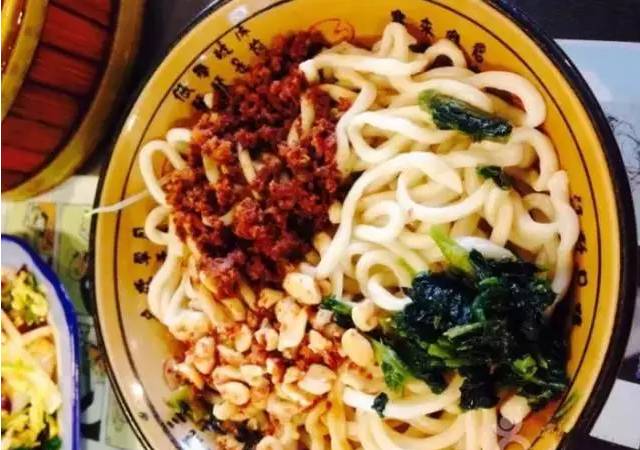 郑州7条最出名的美食巷子！藏得最深的50家店全都给你挖出来了！