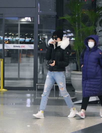 冬天女明星穿那么少怎么不感冒,天气冷怎么穿才暖和呢女生