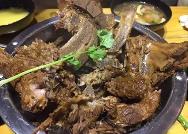 郑州7条最出名的美食巷子！藏得最深的50家店全都给你挖出来了！