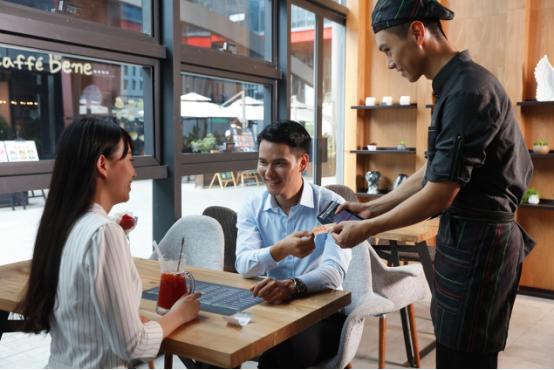 盒子支付携中信银行、时尚集团升级地铁商城消费体验