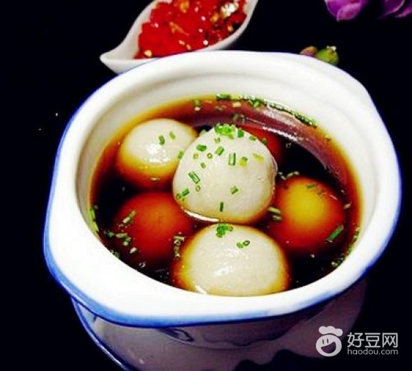 头发干枯毛糙开叉怎么护理,冬季头发干枯毛躁如何做