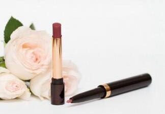 正确涂口红的步骤新手一看就会,最简单涂口红不掉色