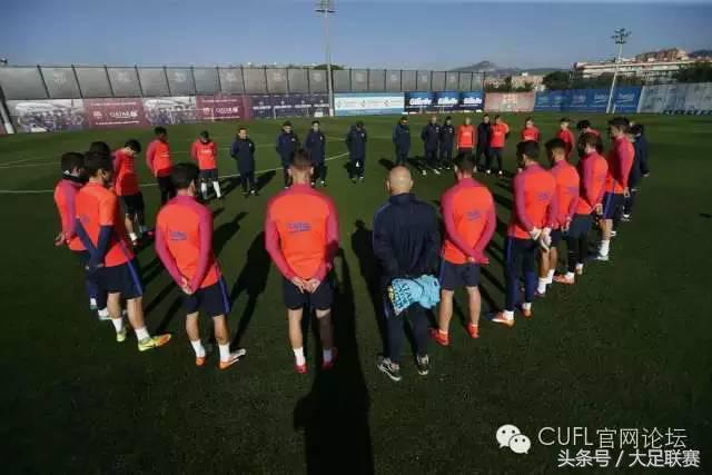 沙佩科恩斯空难主场悼念,欧冠默哀沙佩科恩斯