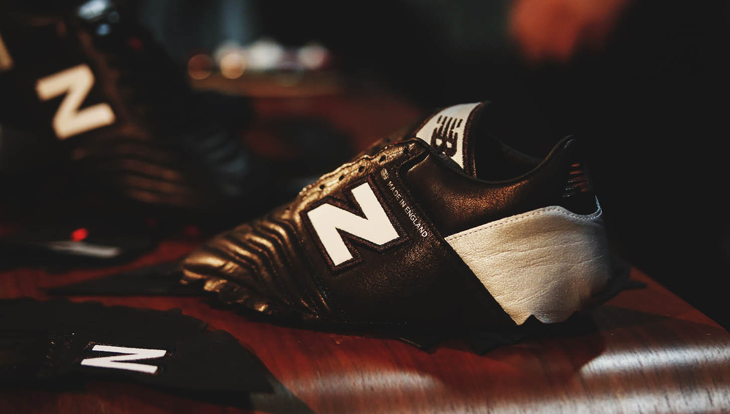 一双球鞋制作全过程,定制球鞋生产全过程