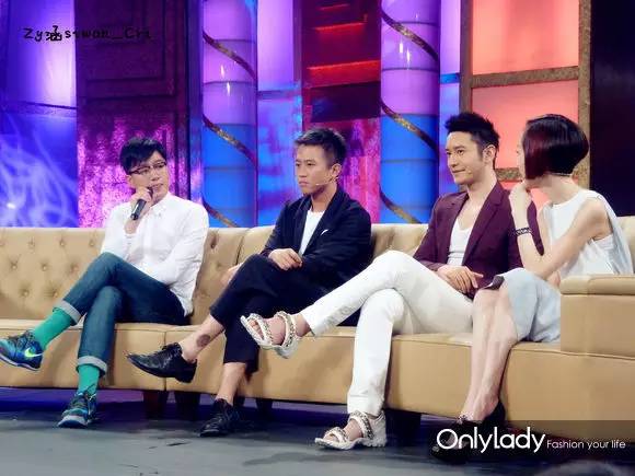 鲁豫换发型后照片,郭碧婷鲁豫同款短发