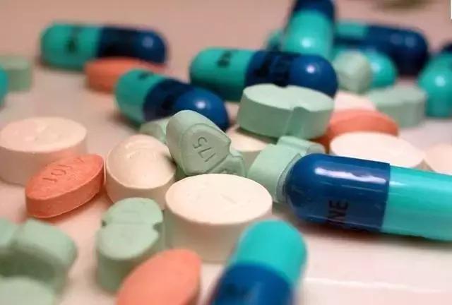 从罗一笑事件来看，白血病为何能导致头发*光脱**