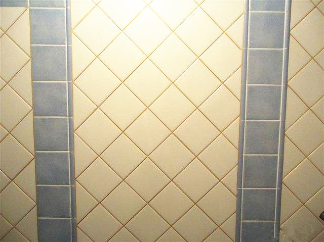 卫生间墙面瓷砖掉瓷如何补救,卫生间瓷砖破损渗水