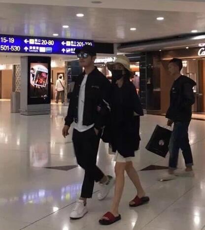 angelababy穿露脐装现身机场,angelababy出席活动穿粉红高跟鞋