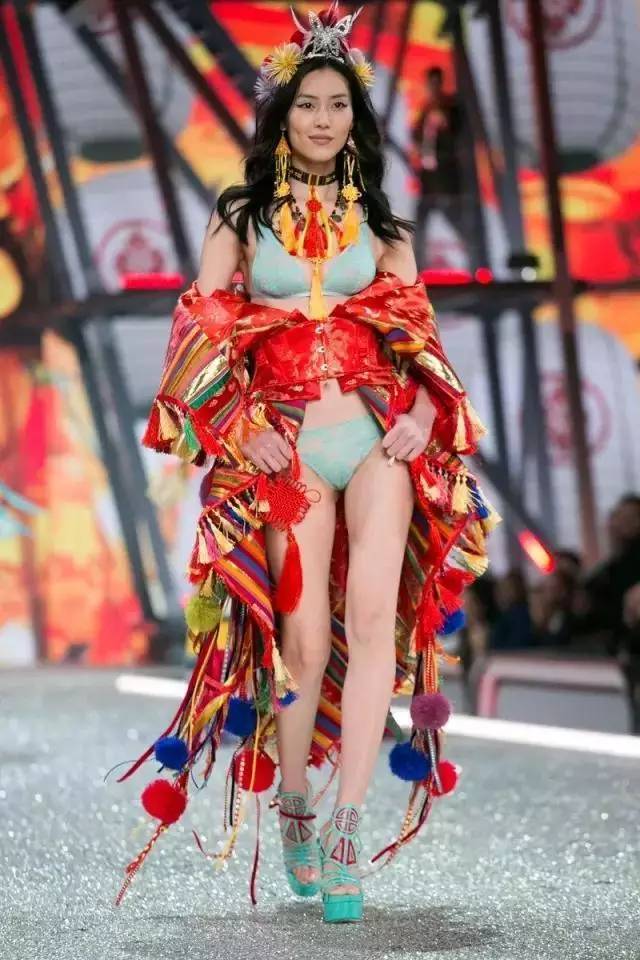 维密超模日常护肤,维密舞台摔跤就不能上了吗